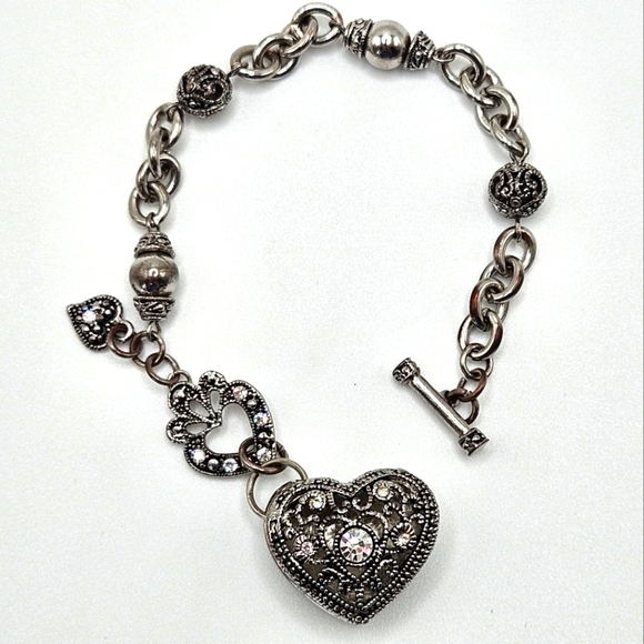 Vintage Silver Tone Puffy Heart Filigree Charm Toggle Heart Clasp Bracelet - Picture 8 of 8